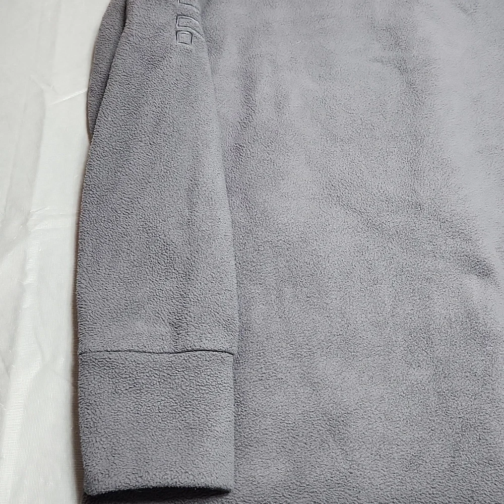 Zip-up Bench Sweater - Picture 13 of 16